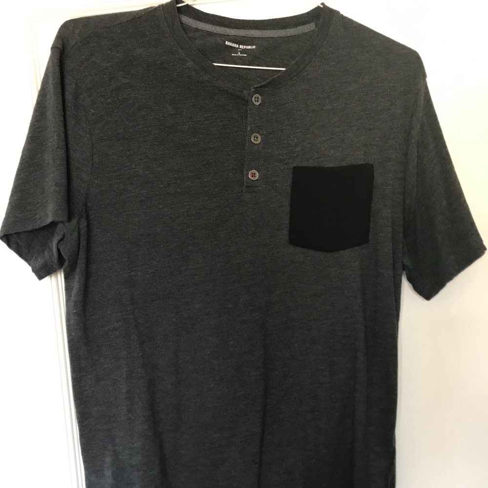 Banana Republic Pocket Tee - Large